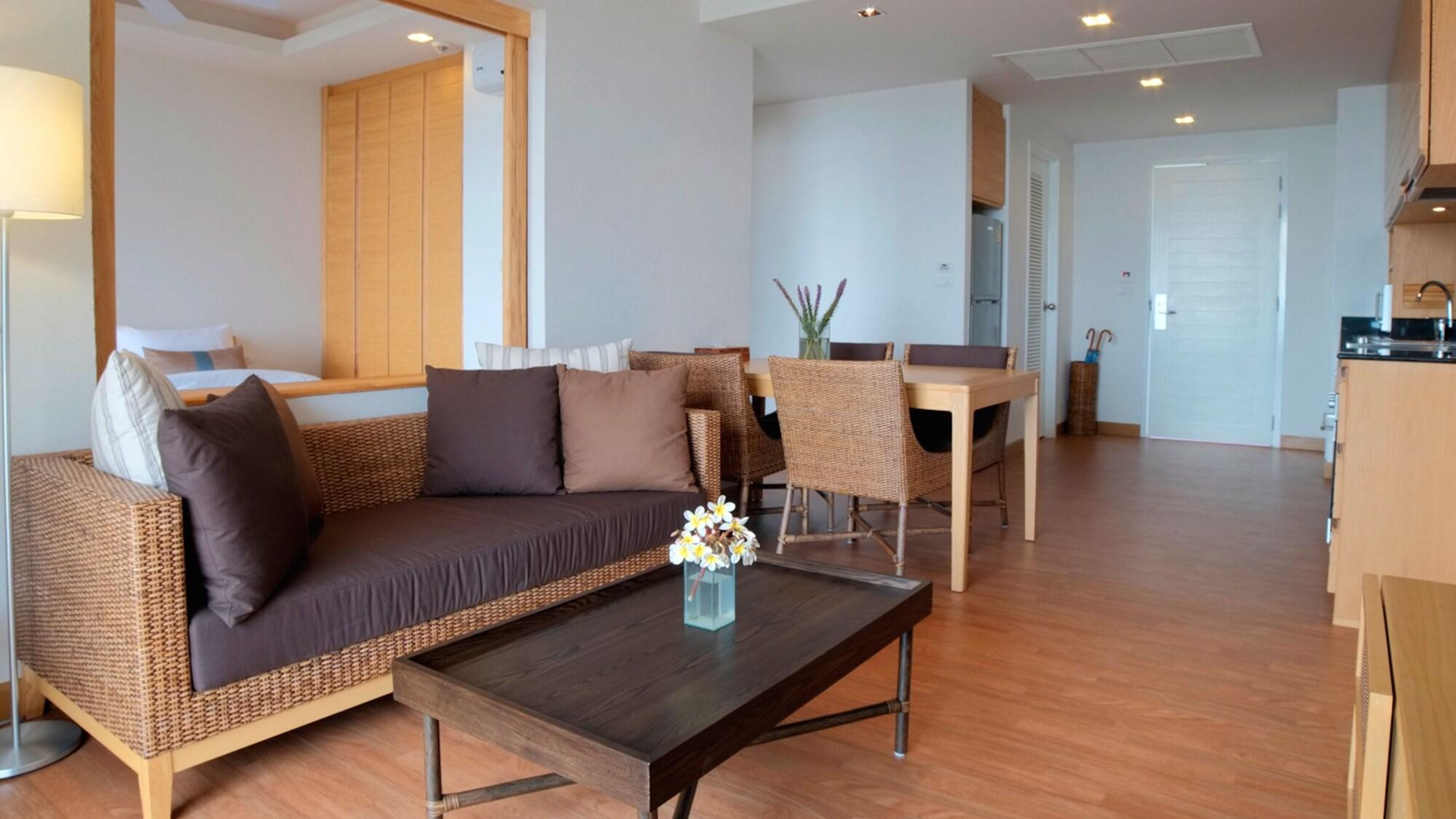 Nishaville Resort 쁘라쭈압키리칸 외부 사진