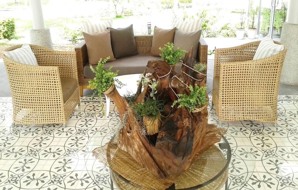 Nishaville Resort 쁘라쭈압키리칸 외부 사진